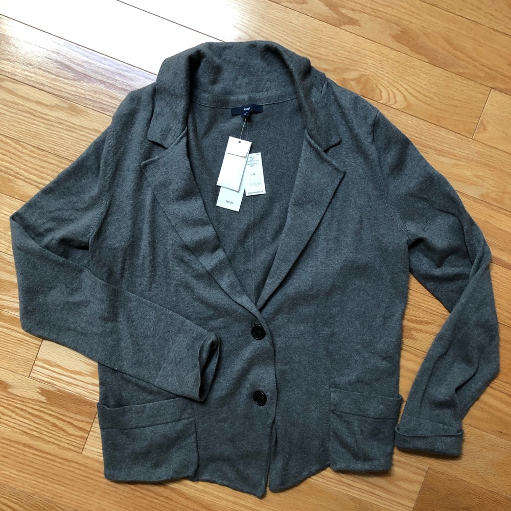 BNWT GAP Blazer-Style Cardigan in Grey,
Women’s size L